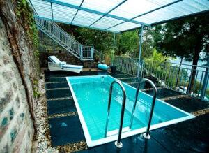 Hotels in Kasauli with Swimming Pools