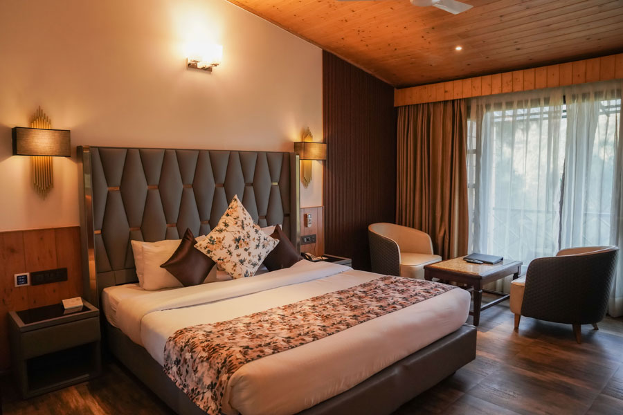 kasauli-hills-resort-deluxe-room-best-luxury-rooms-in-kasauli