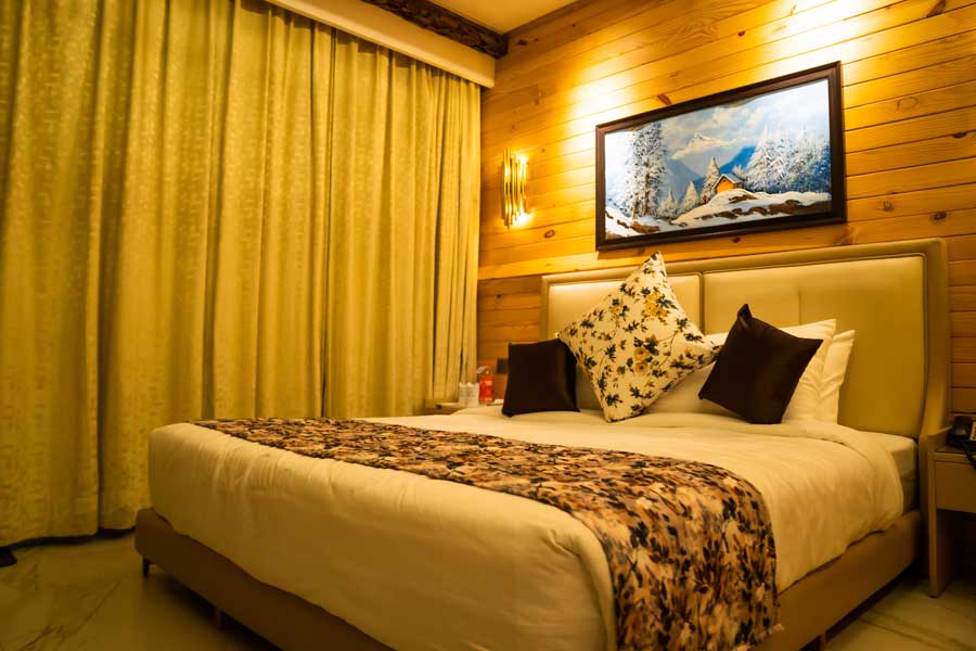 kasauli-hills-resort-queen-suite-book-best-luxurious-rooms-in-kasauli